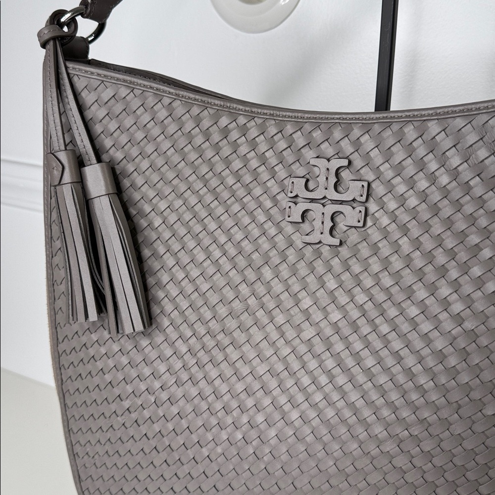 Tory Burch Thea Woven Bucket Hobo in grey zinc color handbag top handle - Picture 3 of 14